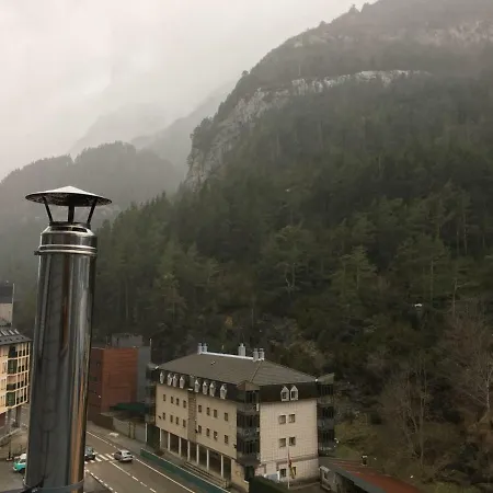 Apartamento Magnífico Ático Duplex con vistas a la montaña Canfranc Exterior foto